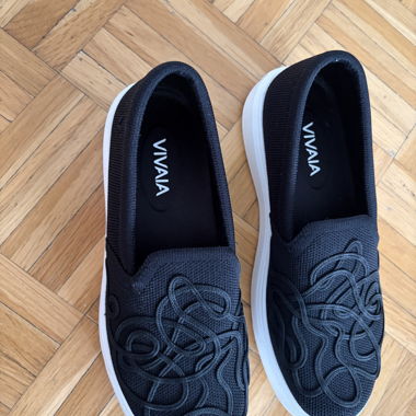 Sneakers slip-on nere Vivaia