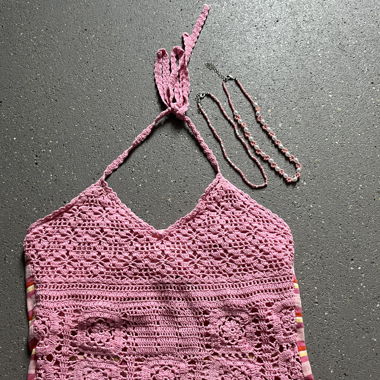 Neckholder Top mit Schmuck