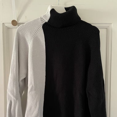 Pull à col roulé, coupe décontracté et bicolor 