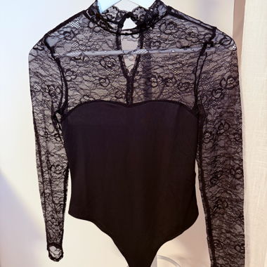 Lace long-sleeve bodysuit