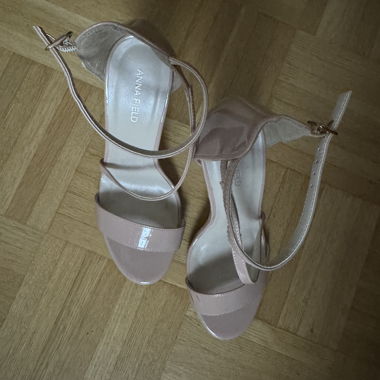 Talons aiguille 