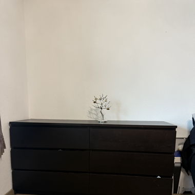 Lit et commode de rangement 