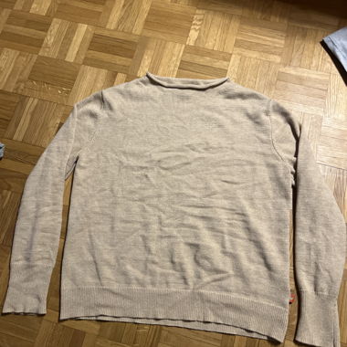 Maglione marrone chiaro