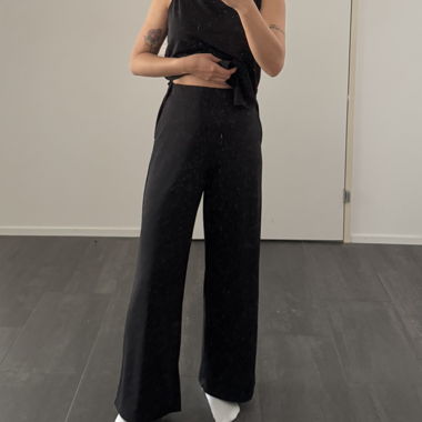 Schwarzes Set mit Top und Hose