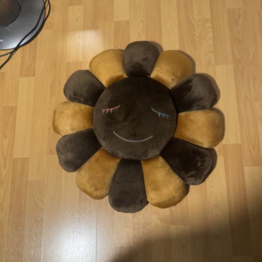 Murakami flower pillow