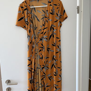Robe portefeuille à motifs Mango