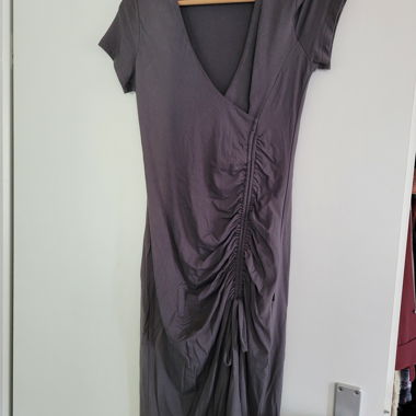 Graues Zergatik-Kleid T.2