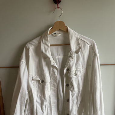 Weisse Jeansjacke