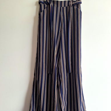 Leichte gestreifte Hose