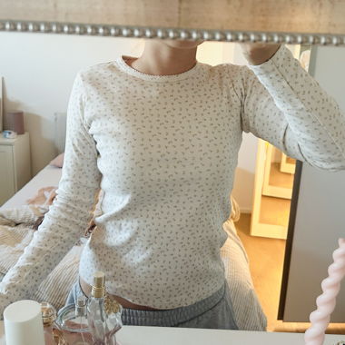 Top a maniche lunghe Flower