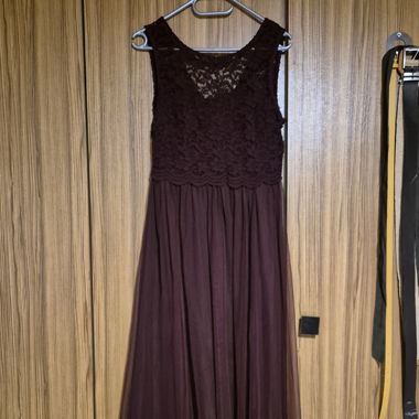 Bordeaux-rotes Abendkleid 