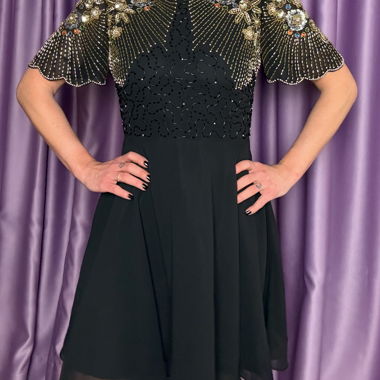 Besticktes Cocktailkleid