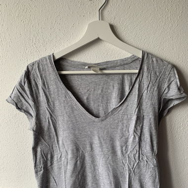 Graues Basicshirt