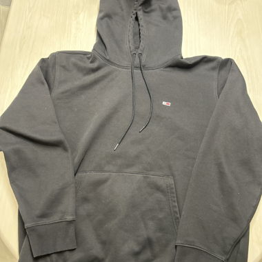 Sweat à capuche noir avec poche kangourou