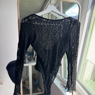 Body in pizzo nero Bershka