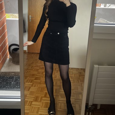 Gonna corta di velluto a coste nera Zara S