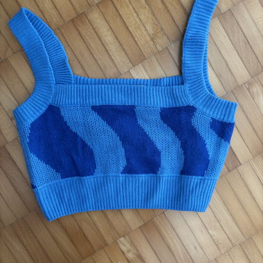 Haut court en maille bleue