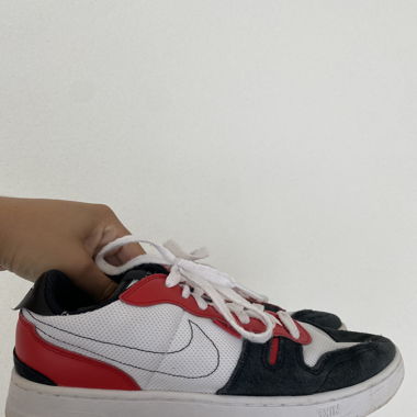 Nike Sneaker