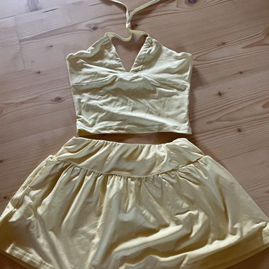 Yellow set skirt & crop top