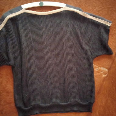 Kurzer Strickpullover