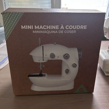 Mini macchina da cucire