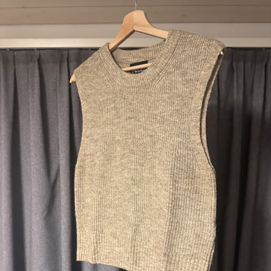 Sleeveless Sweater Vest