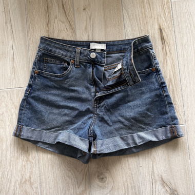 Short jeans