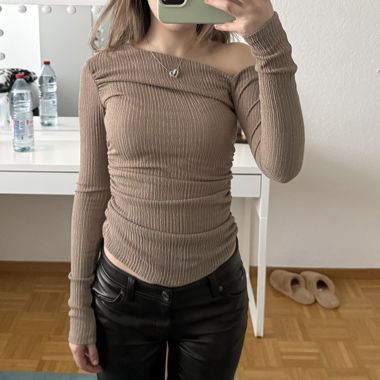 Pull&Bear Off-Shoulder Longsleeve XS