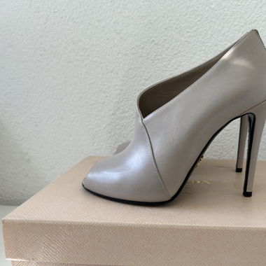 Prada Peeptoes Boots Stiefeletten Grau Gr. 37
