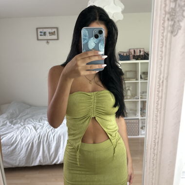 Ensemble vert sucré avec jupe-pantalon