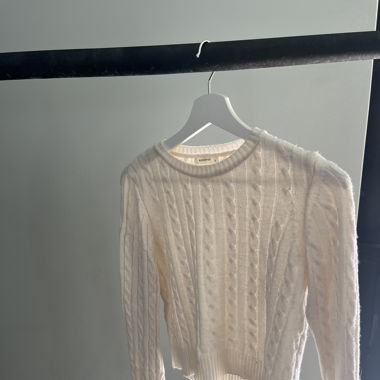 Weisse Pullover