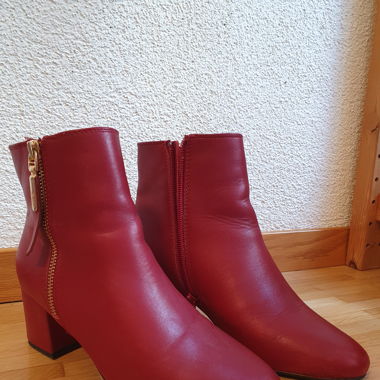 Rote Stiefeletten von Dune London