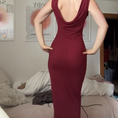 Robe rouge bordeaux