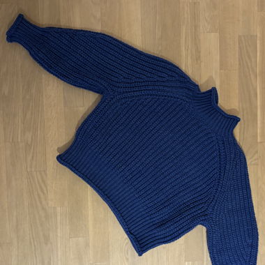 Knitted sweater 