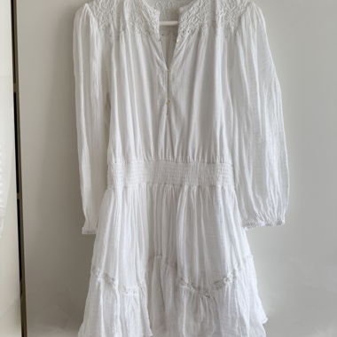Robe courte blanche Zara avec broderie