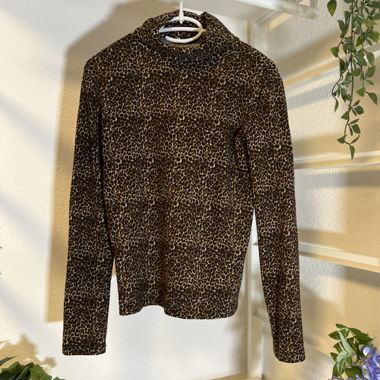 Brauner Rollkragenpullover Leopardenmuster – M