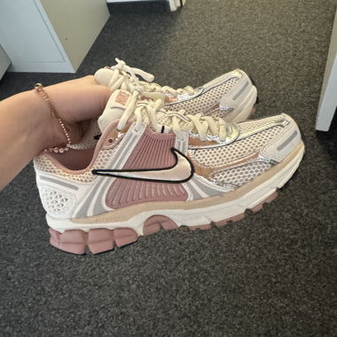 Nike Zoom Vomero 5 Sail Particle Pink