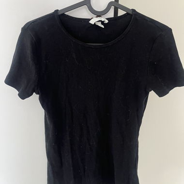 T-shirt nero a coste