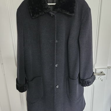 Coat wool black ! Size M
