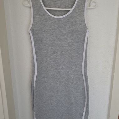Abito Sportivo Grigio Senza Maniche
