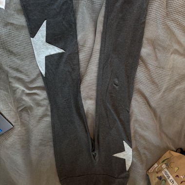 Dark grey leggings with star print