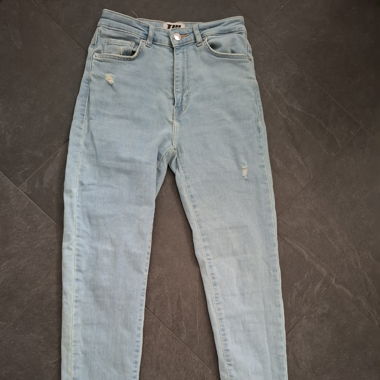 TW Jeans
