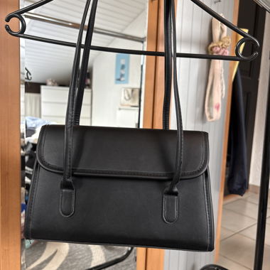 Piccola borsa a mano nera