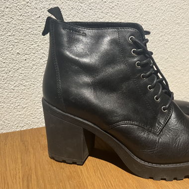 Vagabond Stiefel mit Fütterung