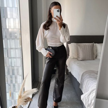 Schwarze Hose mit Lederoptik Grösse 36