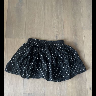 Jupe à pois noire