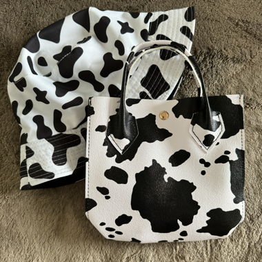Hut und Handtasche 