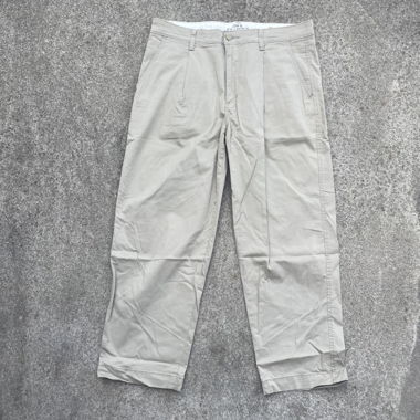 LEVIS CHINO TAN PANTS