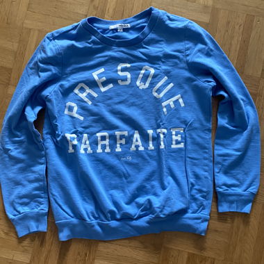 Blauer Pullover