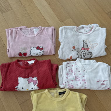 Lot pyjamas bébé taille 9 mois